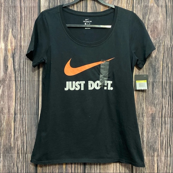 Nike | swoosh T-shirt - Picture 1 of 4
